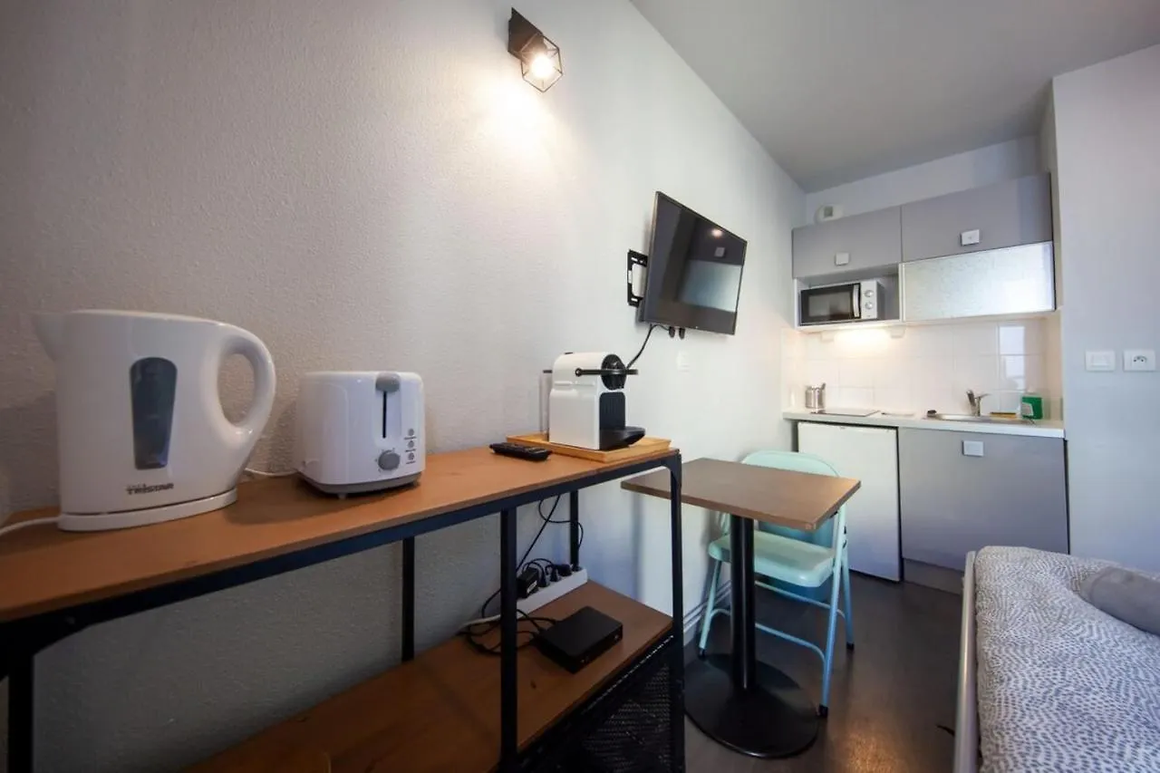 Le Petit Hector -Studio Cosy Avec Parking -Debourg Apartment Lyon