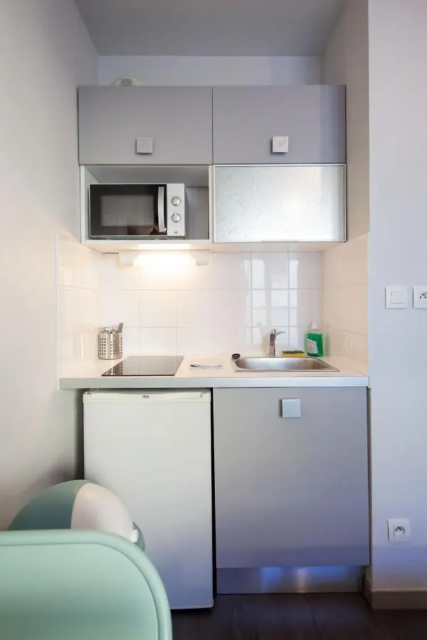 Le Petit Hector -Studio Cosy Avec Parking -Debourg Apartment Lyon