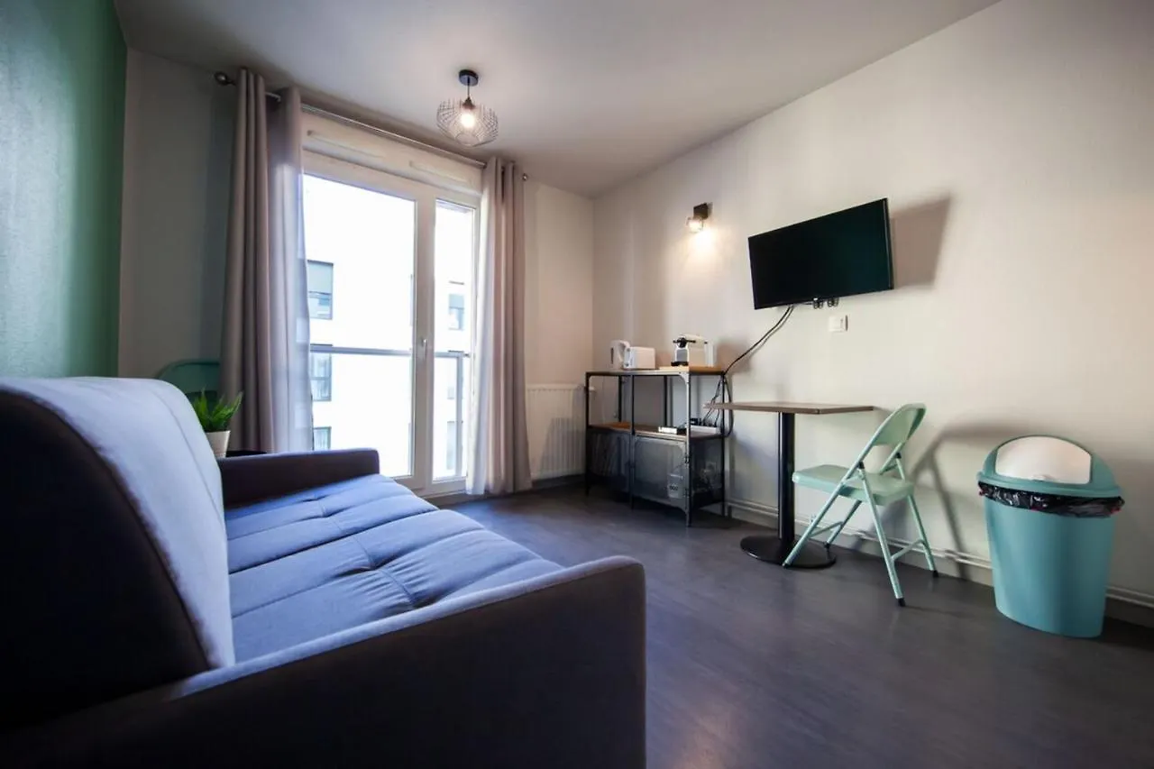 Le Petit Hector -Studio Cosy Avec Parking -Debourg Apartment Lyon France