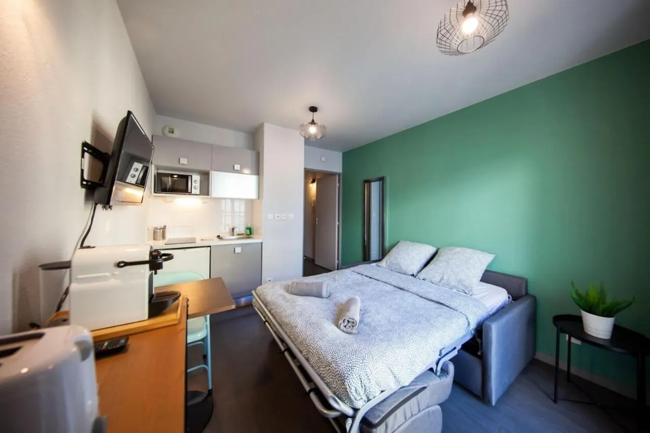 Le Petit Hector -Studio Cosy Avec Parking -Debourg Apartment Lyon