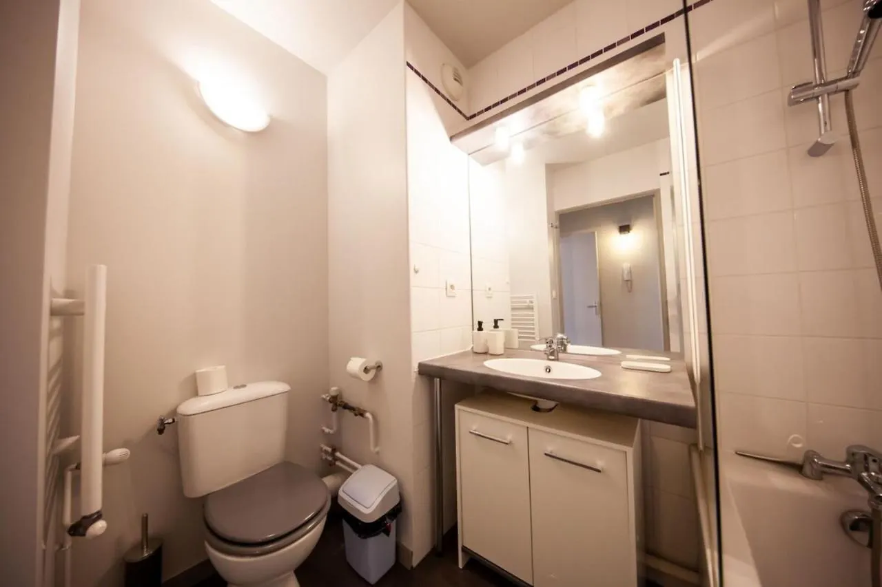 Le Petit Hector -Studio Cosy Avec Parking -Debourg Apartment Lyon