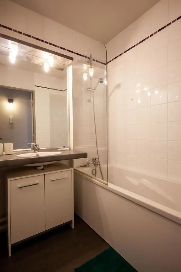 Le Petit Hector -Studio Cosy Avec Parking -Debourg Apartment Lyon France